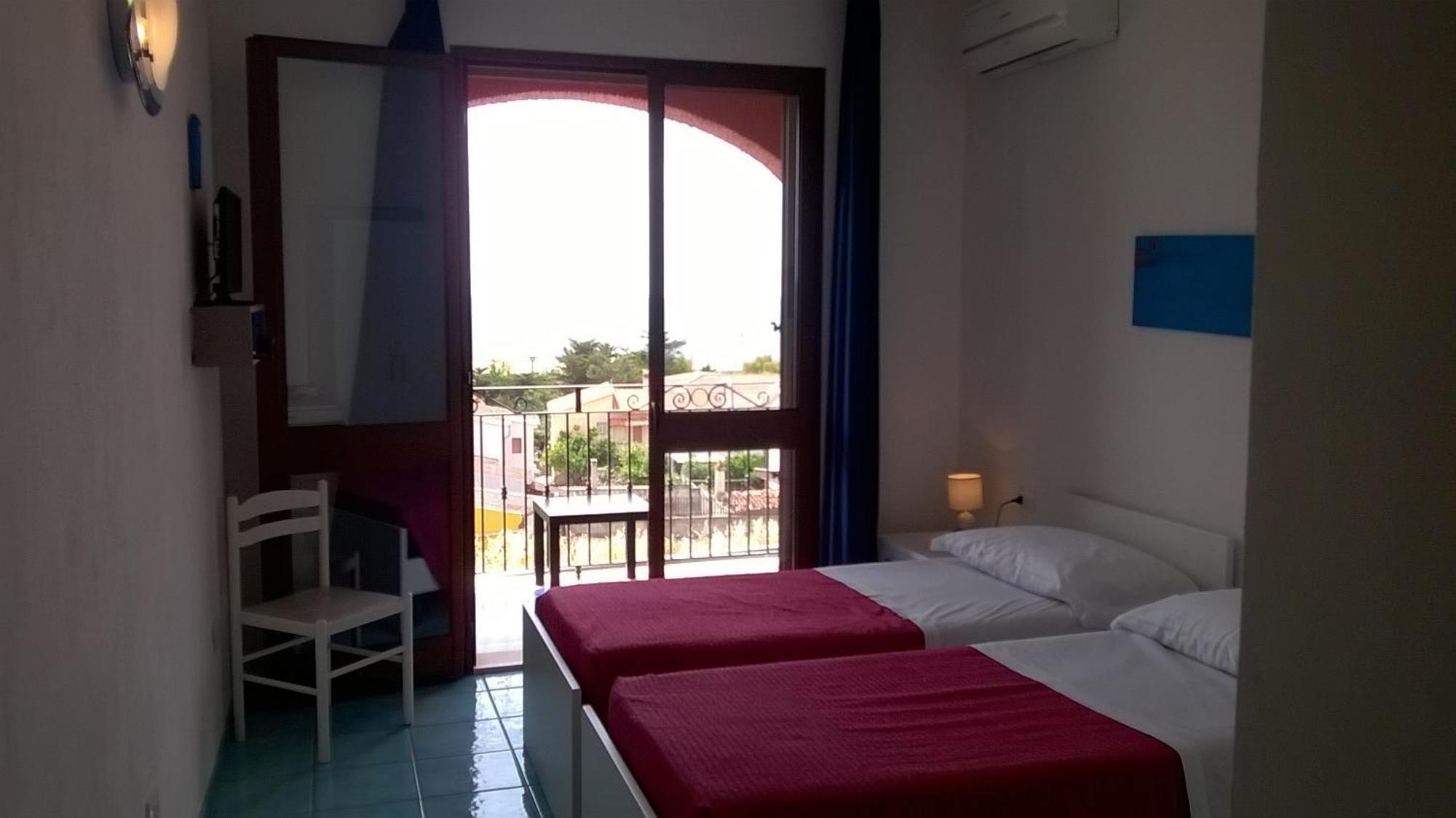 Hotel Bellavista S'Archittu Habitación foto