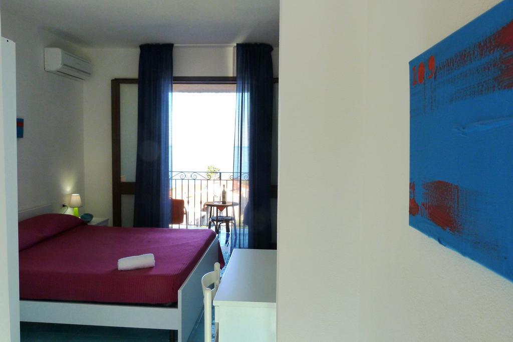 Hotel Bellavista S'Archittu Habitación foto
